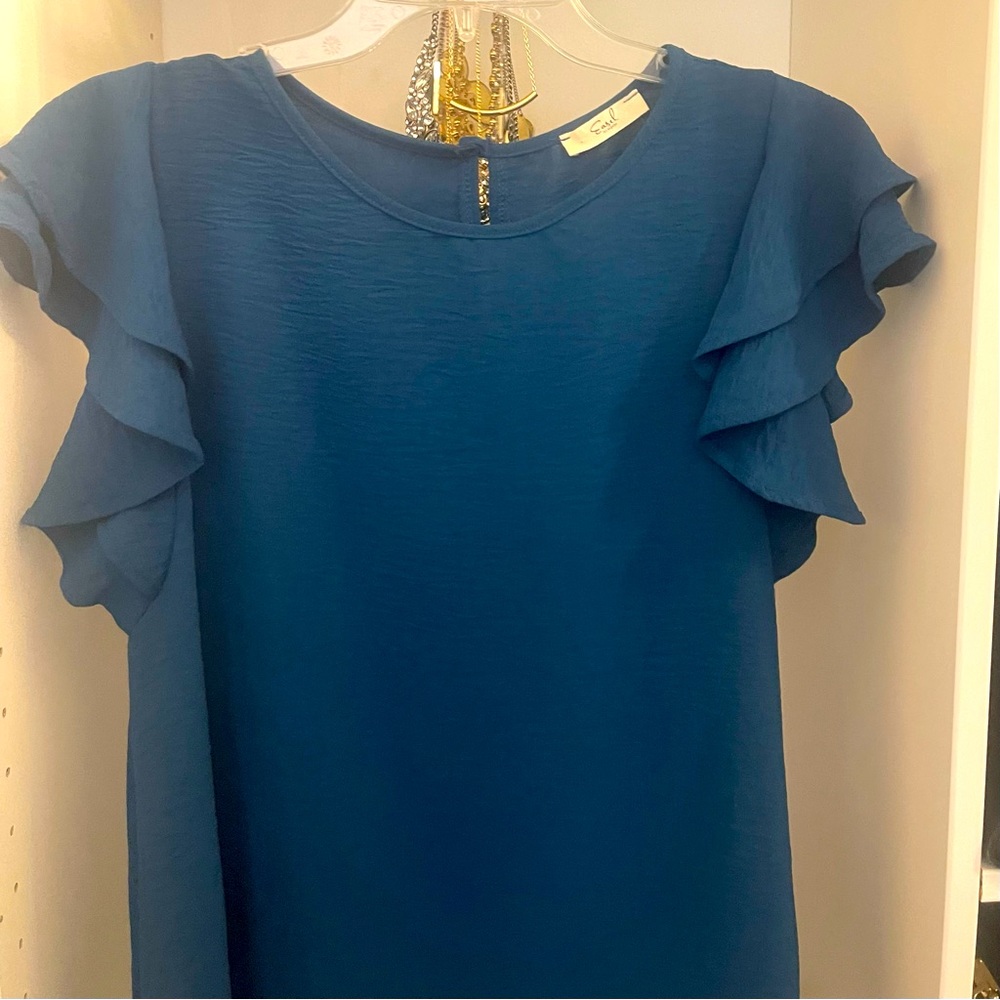 NWT Easel Blouse